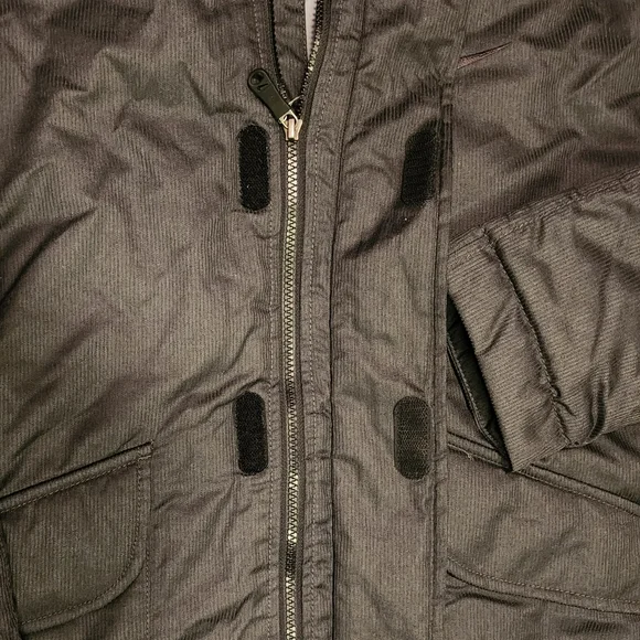Vintage Nike Men's Black Puffer Jacket - Picture 3 of 6